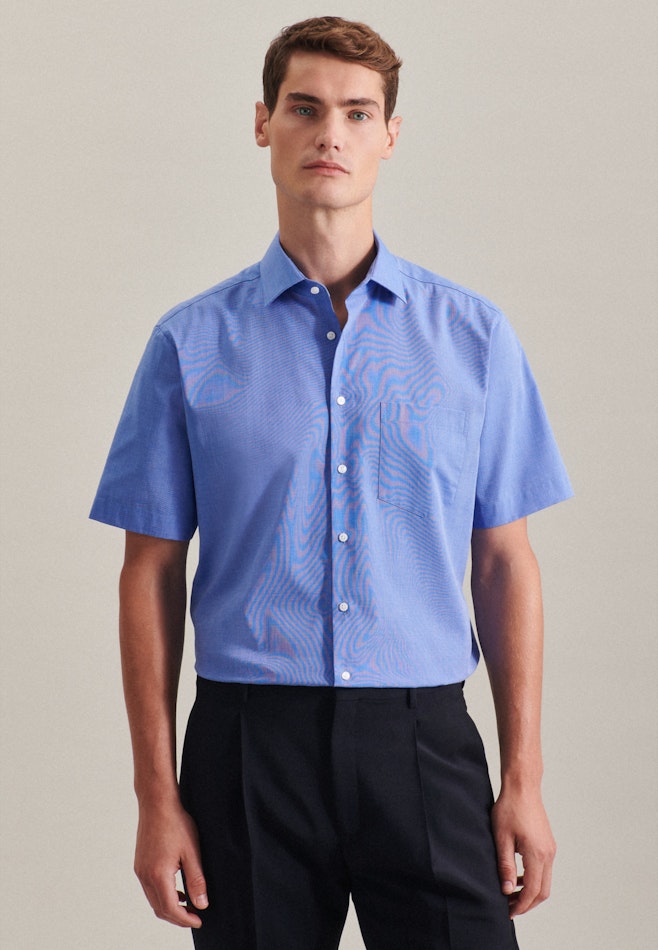 Non-iron Fil a fil Short sleeve Business Shirt in Regular with Kent-Collar in Medium Blue | Seidensticker online shop