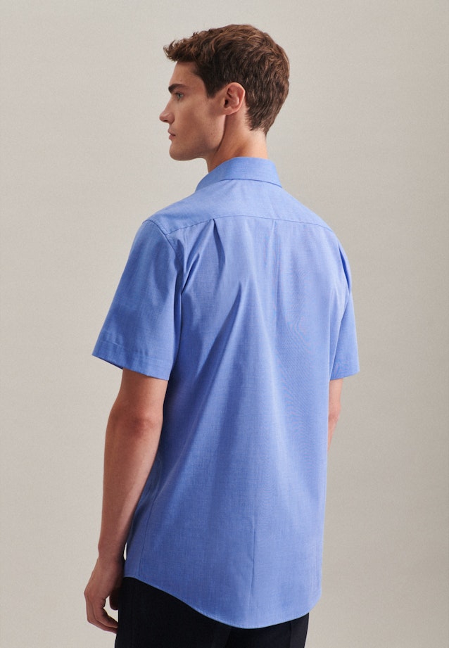 Bügelfreies Fil a fil Kurzarm Business Hemd in Regular mit Kentkragen in Mittelblau | Seidensticker Onlineshop