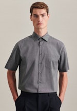 Non-iron Fil a fil Short sleeve Business Shirt in Regular with Kent-Collar in Grey |  Seidensticker Onlineshop