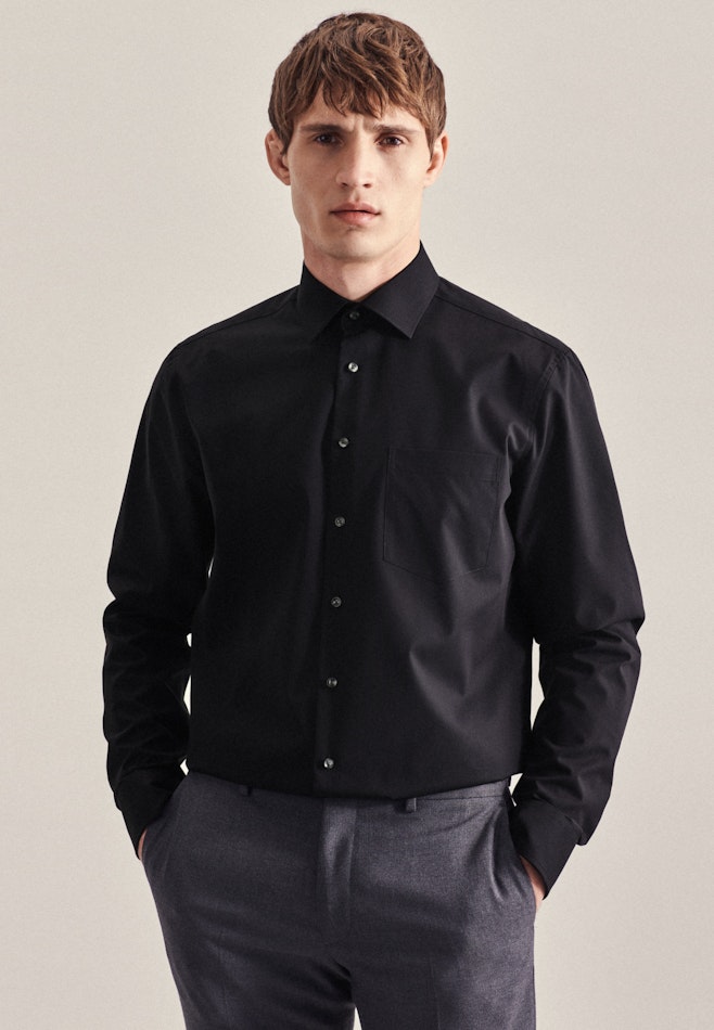 Non-iron Poplin Business Shirt in Regular with Kent-Collar and extra long sleeve in Black | Seidensticker online shop