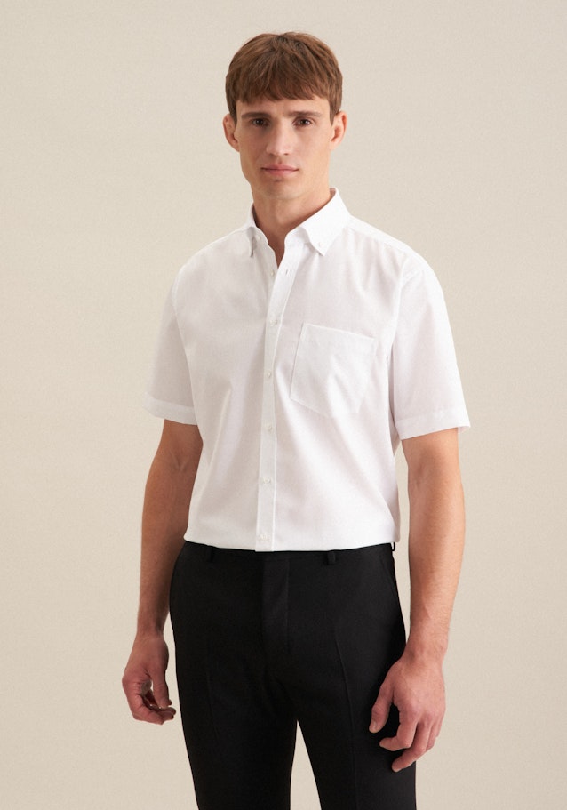 Bügelfreies Popeline Kurzarm Business Hemd in Regular mit Button-Down-Kragen in Weiß | Seidensticker Onlineshop