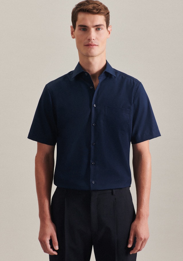 Non-iron Poplin Short sleeve Business Shirt in Regular with Kent-Collar in Dark Blue | Seidensticker Onlineshop