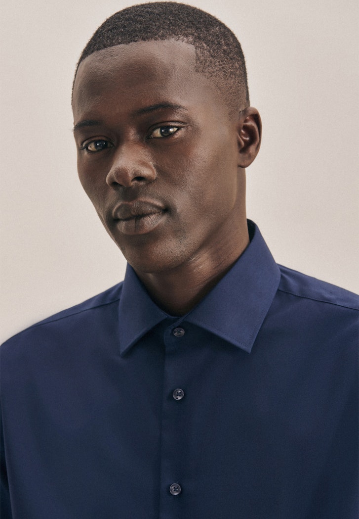 Herren Bügelfreies Popeline Business Hemd in Shaped mit Kentkragen  dunkelblau | Seidensticker | Klassische Hemden
