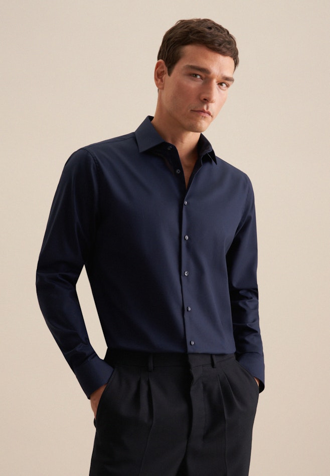 Non-iron Poplin Business Shirt in Shaped with Kent-Collar in Dark Blue | Seidensticker online shop