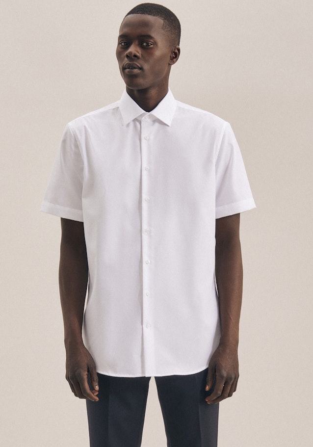 Bügelfreies Popeline Kurzarm Business Hemd in Shaped mit Kentkragen in Weiß | Seidensticker Onlineshop