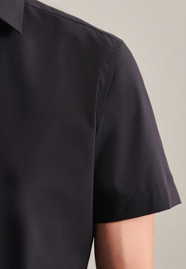 Non-iron Poplin Short sleeve Business Shirt in Slim with Kent-Collar in Black |  Seidensticker Onlineshop