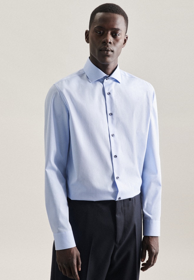 Non-iron Poplin Business Shirt in Slim with Kent-Collar in Light Blue | Seidensticker online shop